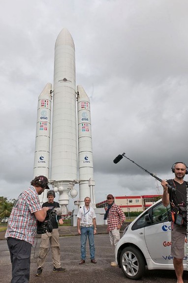 C'est pas sorcier fait escale au Centre Spatial Guyanais (tournage) Sans_232