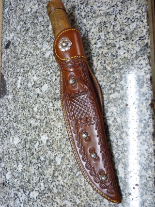 NOUVEAU COUTEAU ET SON ETUI CUIR by SLYE P1030436