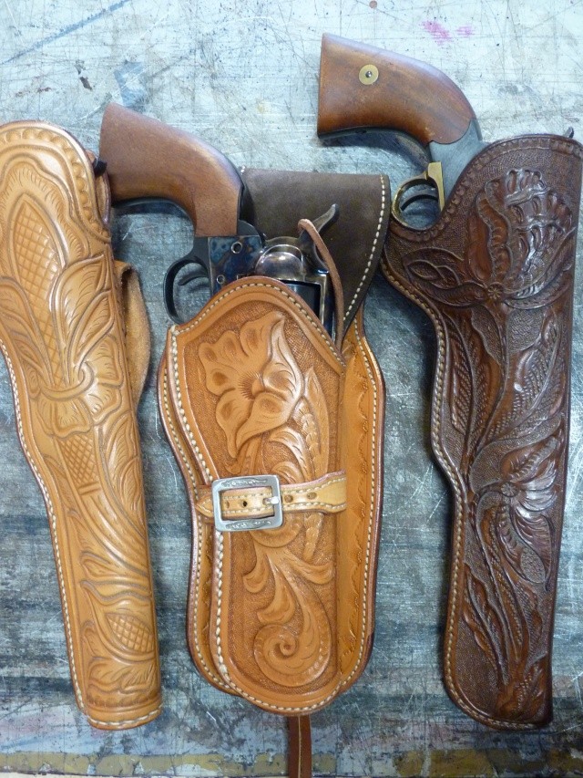 "HOLSTER WESTERN CARVING" by SLYE P1030568
