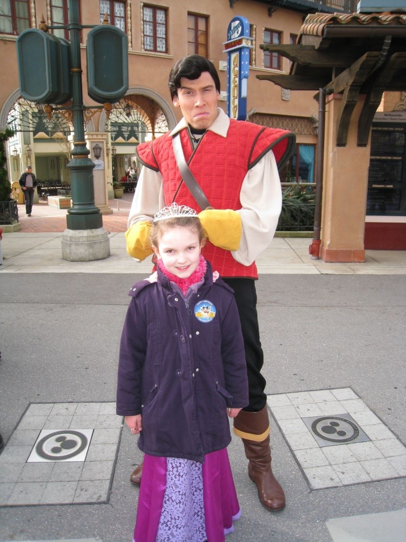 Vos photos avec les Personnages Disney - Page 25 Gaston10