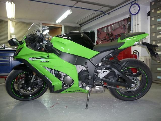 ZX10R 2011 - Page 2 2011_d10