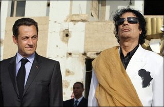 Après Kadhafi ... un nouveau chapitre s'ouvre en Libye ! - Page 3 Sarko_10