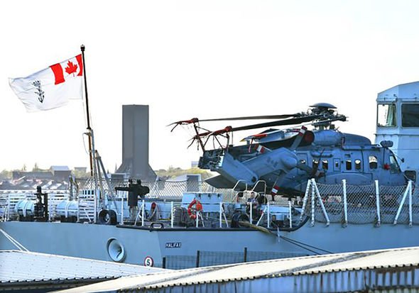 NCSMHarryDeWolf - marine Royale Canadienne  - Page 2 13118