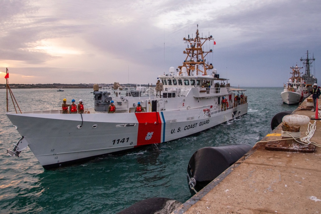 FridayPhotos - U. S. Coast Guard (garde-côtes des États-Unis) - Page 2 195