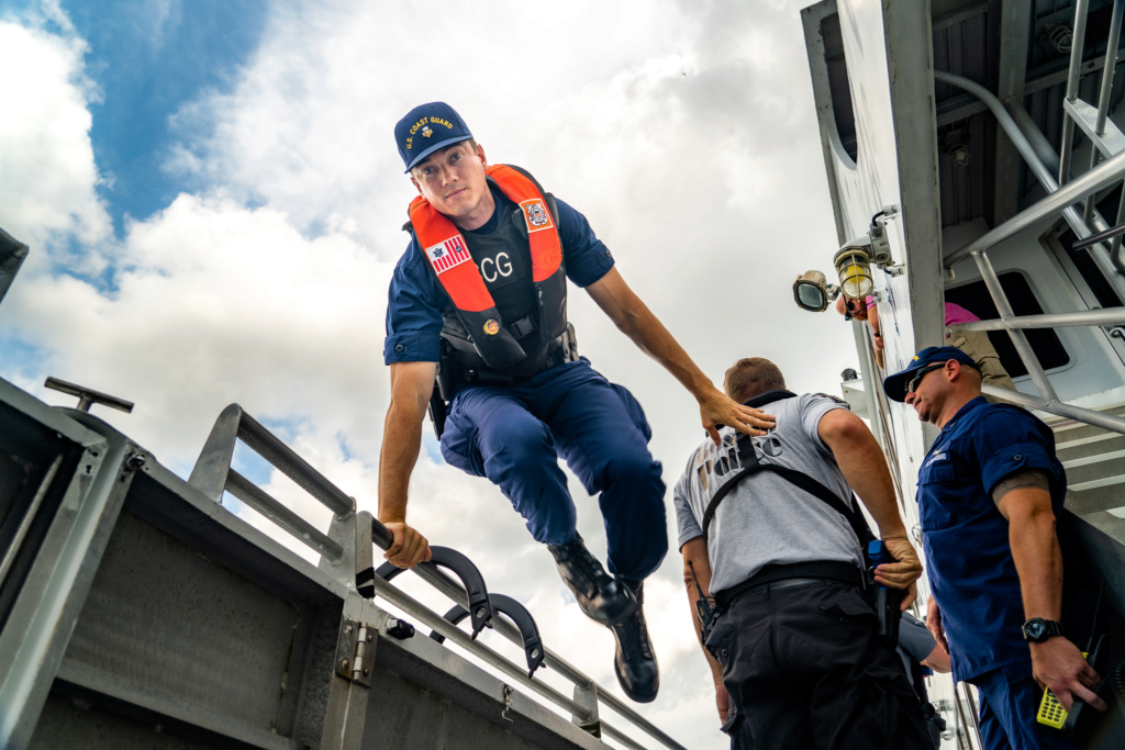 MyCG - U. S. Coast Guard (garde-côtes des États-Unis) - Page 6 1996