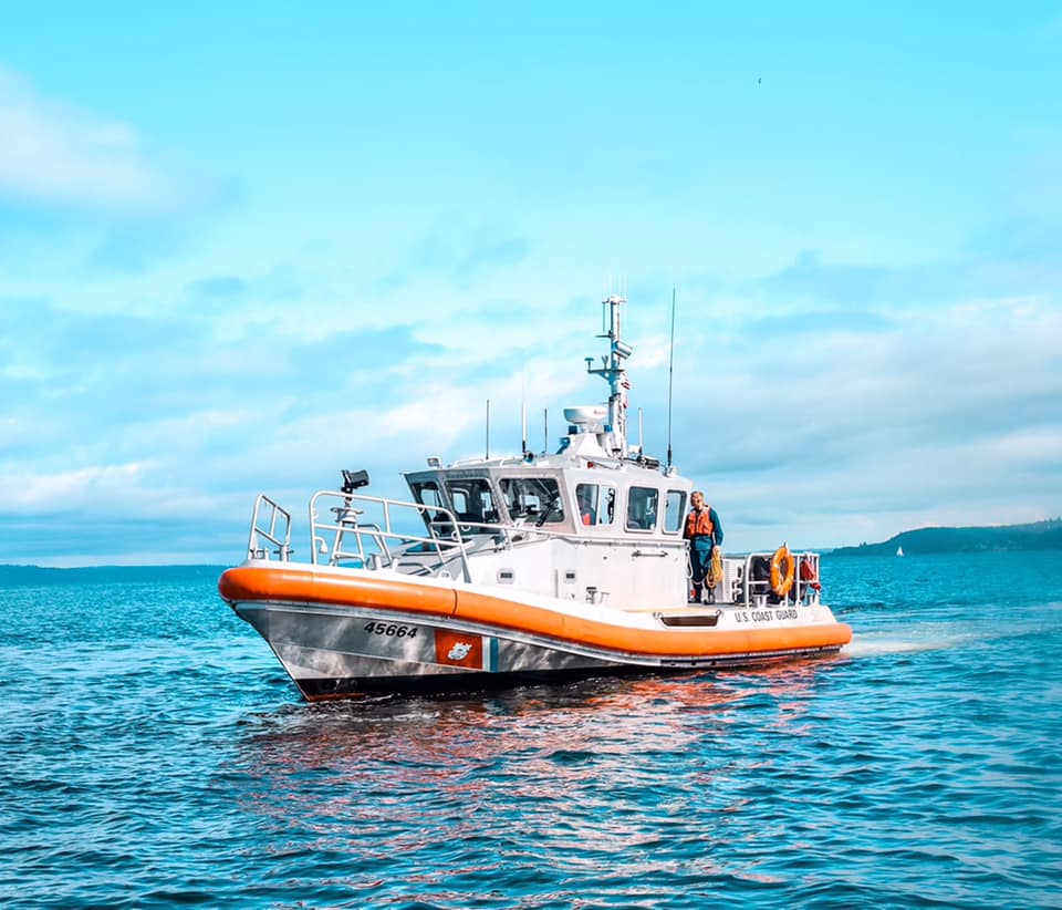 USCG - U. S. Coast Guard (garde-côtes des États-Unis) - Page 7 2702