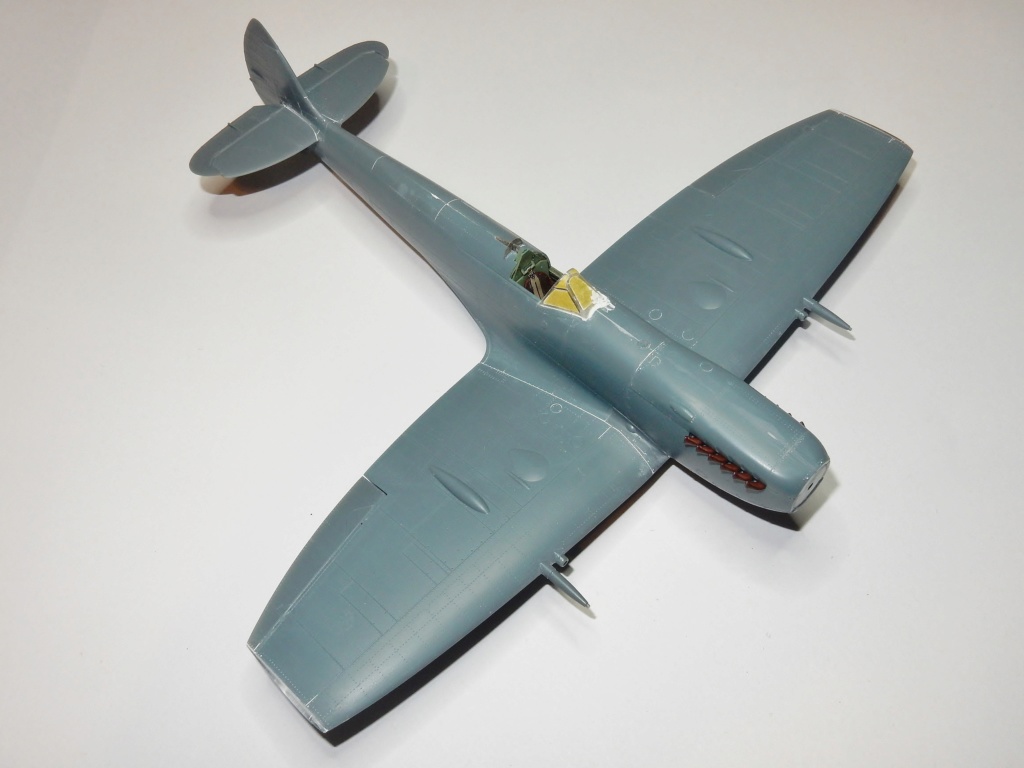 [Concours "les 80 ans de FAFL"] Spitfire Mk XVI "Alsace" avril 1945 Eduard 1/48 - Page 3 Dscn0275