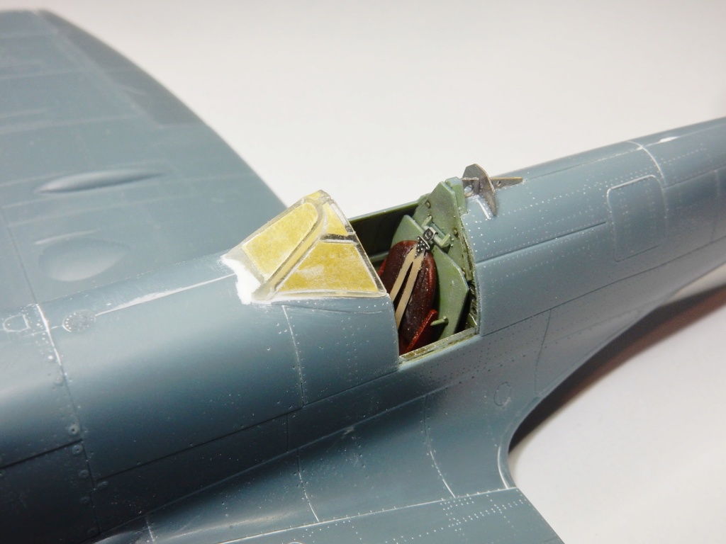 [Concours "les 80 ans de FAFL"] Spitfire Mk XVI "Alsace" avril 1945 Eduard 1/48 - Page 3 Dscn0278