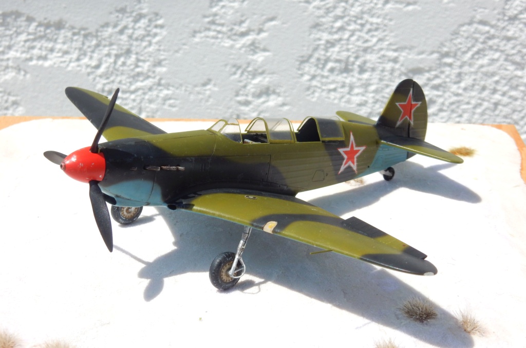 [Vitrine concours "les avions-école"] Yakovlev Yak-7V ICM 1/48 Dscn2519
