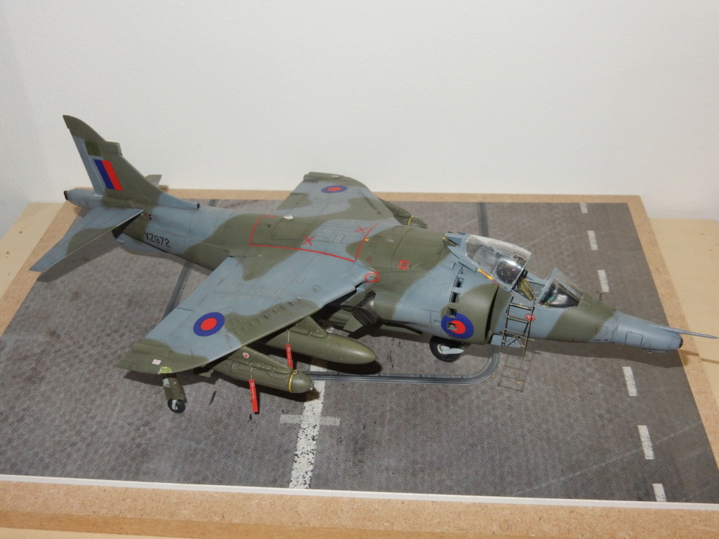 Hawker Siddeley Harrier GR-3 n°1 Squadron 1982 (Kinetic 1/48) Dscn3344