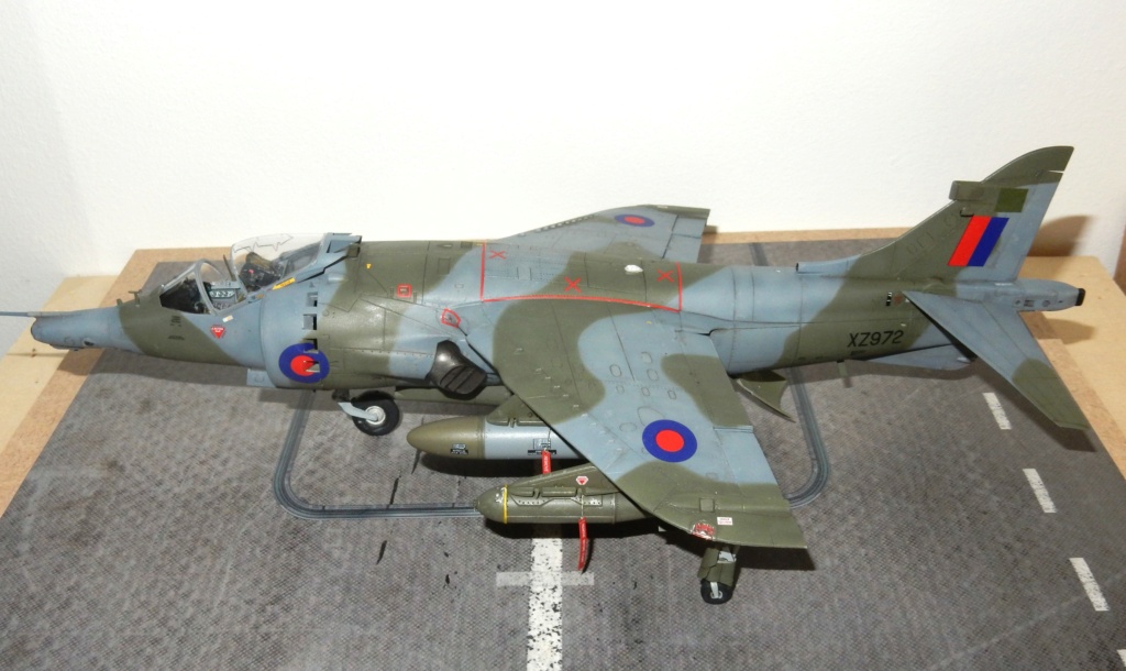 Hawker Siddeley Harrier GR-3 n°1 Squadron 1982 (Kinetic 1/48) Dscn3354