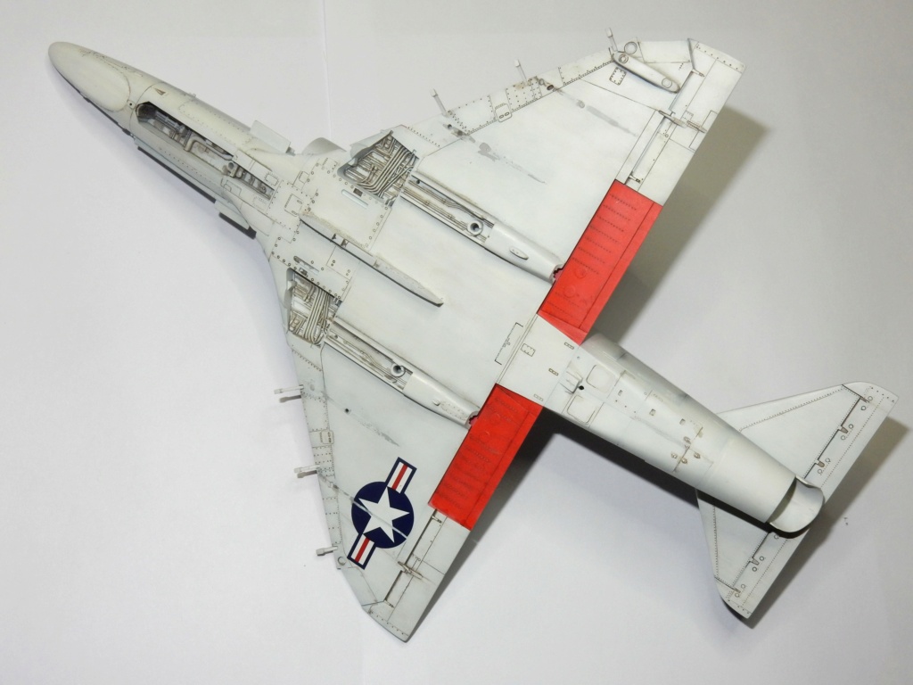 [Eduard (Hasegawa)] 1/48 - Douglas A-4E Skyhawk VA-72 "Blue-hawks" 1965   - Page 3 Dscn3566