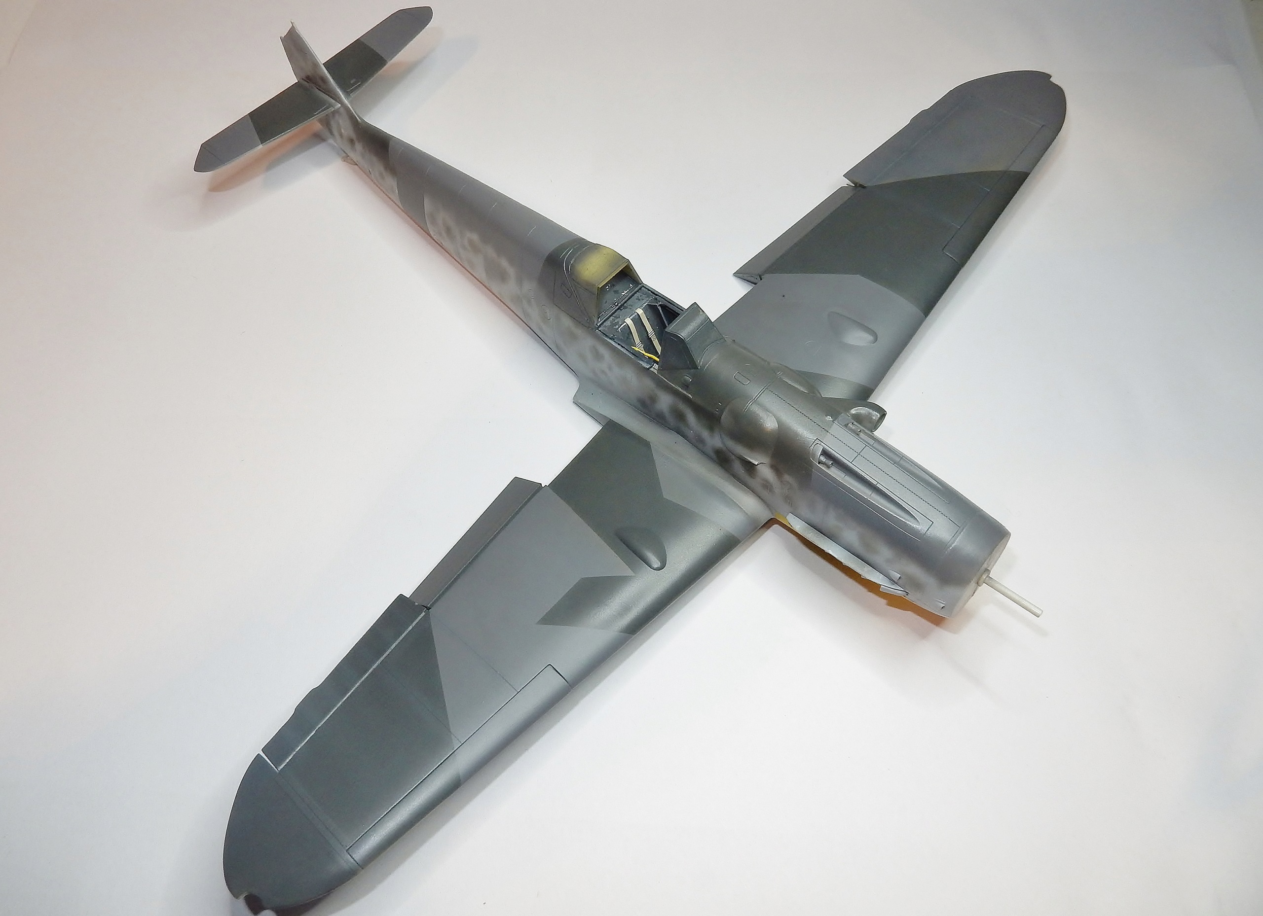 Me-109 G 6 Jg-51 "Molders"  1944  au 1/32 - Page 3 Dscn7724