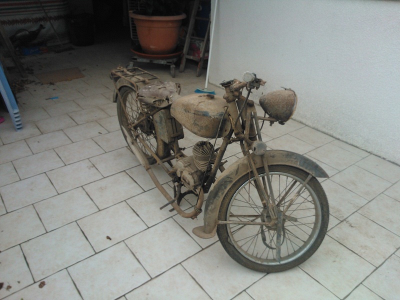 Une moto dans le salon Wp_00010