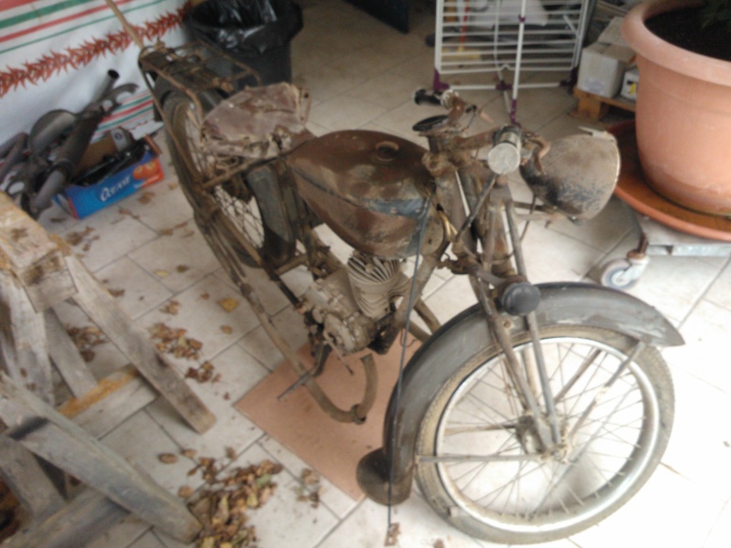 Une moto dans le salon Wp_00014