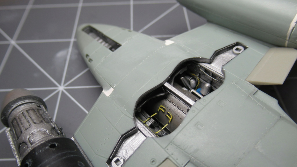 [Academy] 1/72 - Messerschmitt Me 262 A-1a Schwalbe  (me262) - Page 3 Img_1522