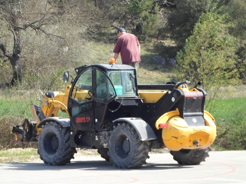 16 Avril 2013 : Livraison de notre podium Sam_0012