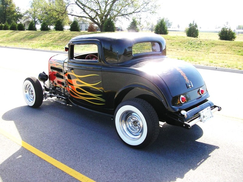 1932 Ford hot rod - Page 2 T2ec1546