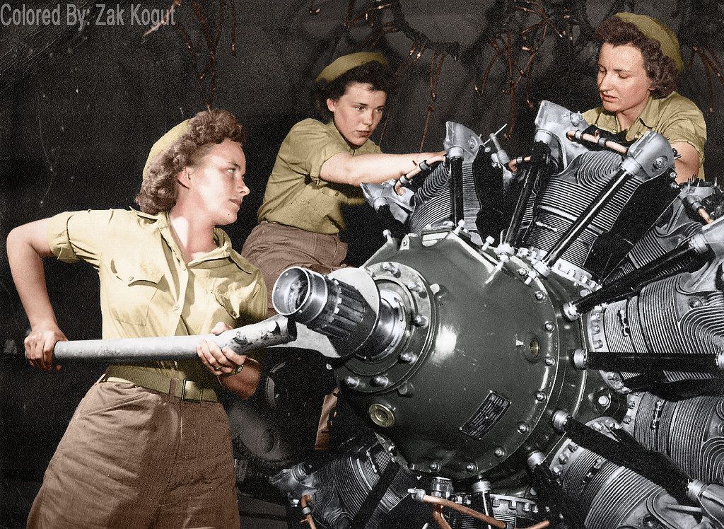 Images du groupe World War II in Original Color - Page 2 Motor10