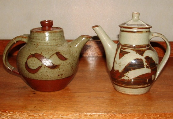 teapot - Too Lovely to Leave - but damaged:-( Roy Cowan Too_lo10