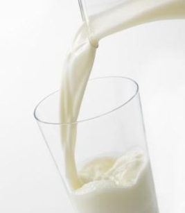 الحليب اللبن 12378410