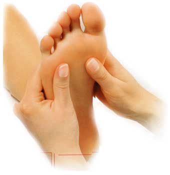 تدليك القدم يخفف أعراض مرض السرطان Foot-m10