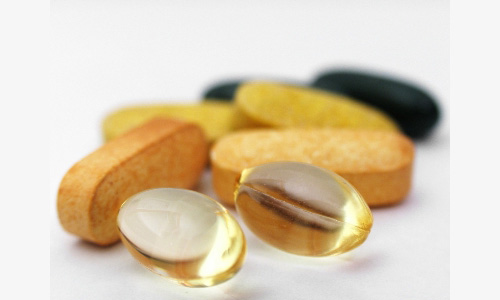 الفيتامينات الصناعيه هل تفيدك في شي ؟ Vitami12
