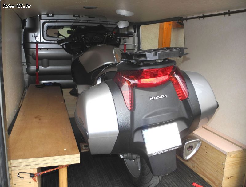 Camion pour transport Moto10