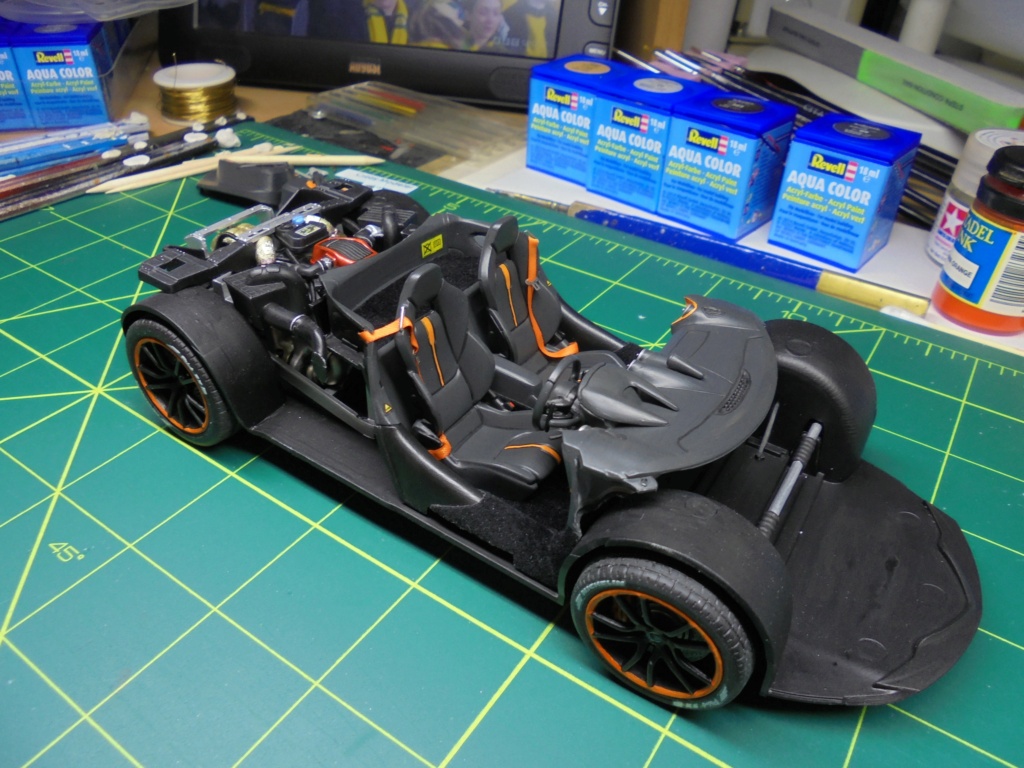 2015 McLaren 570S (Revell) 05916