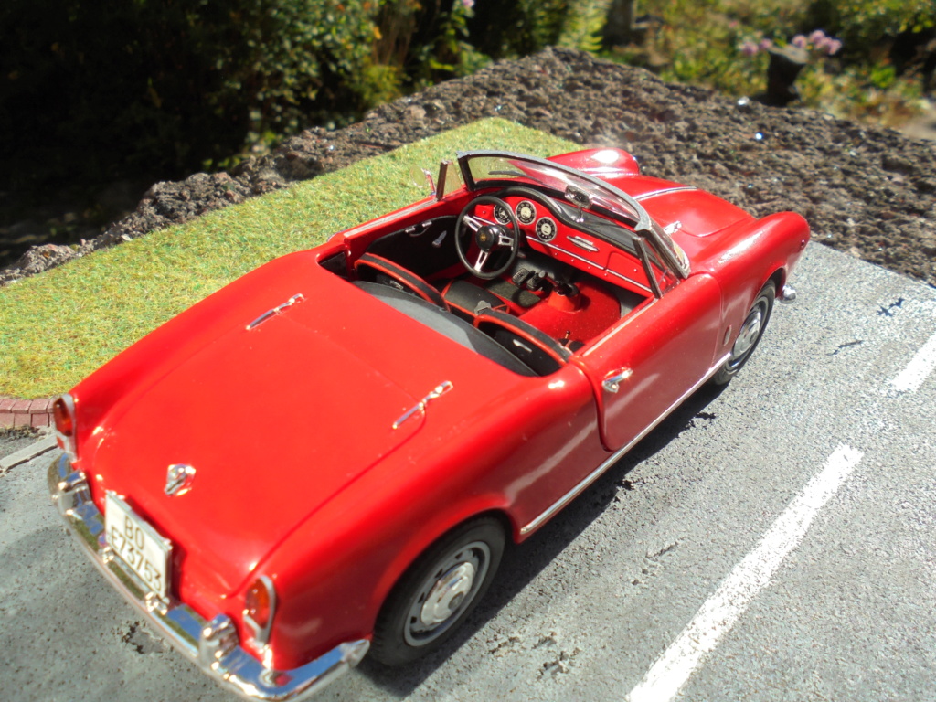 1955-1960 Alpha Romeo Giulietta Spider (Italeri) 10913