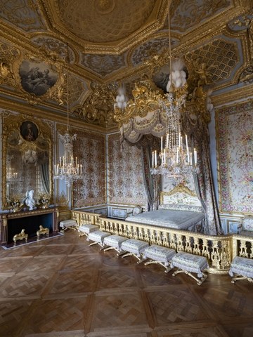 Versailles, la chambre de la Reine - Page 5 15555910