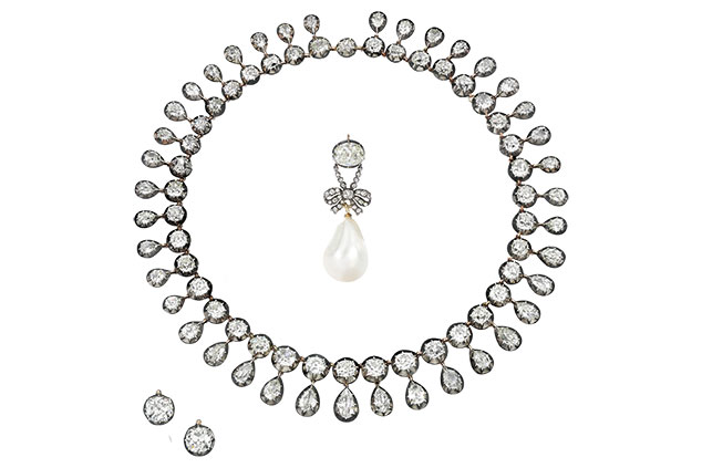 Les perles de la Reine Marie-Antoinette aux enchères 915_mw10