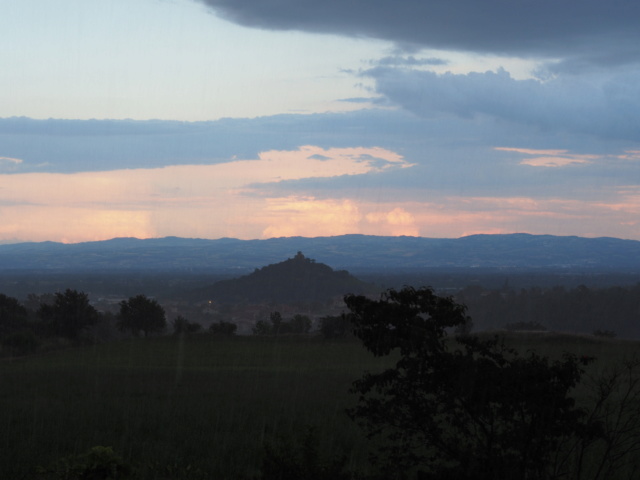 Pluie ce soir, et lumières étonnantes ensuite P7030411