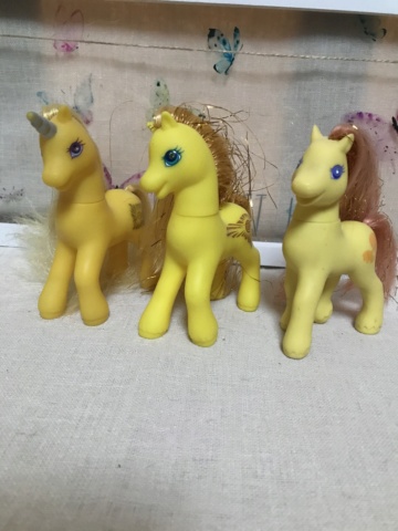 Les poneys jaunes et violets d’Elemiah Fbcb8810