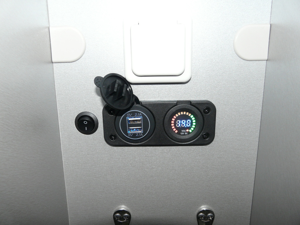 Ajout de prises 220V et USB sur Elios 63Lx P1010710