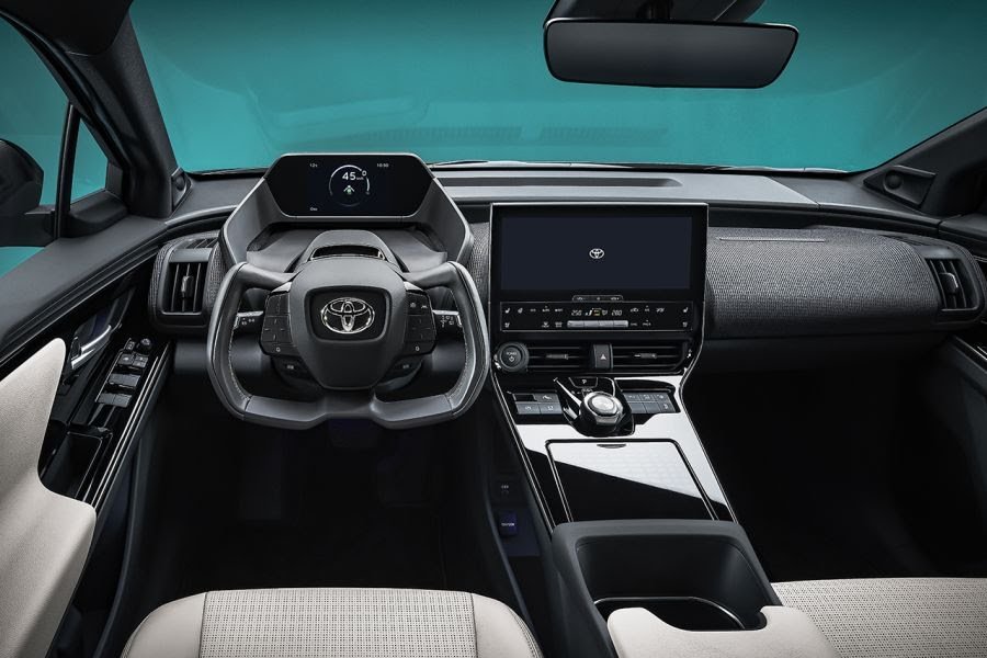 Toyota bZ4X Concept : ce SUV électrique gagnera en autonomie grâce à des panneaux solaires Toyota60