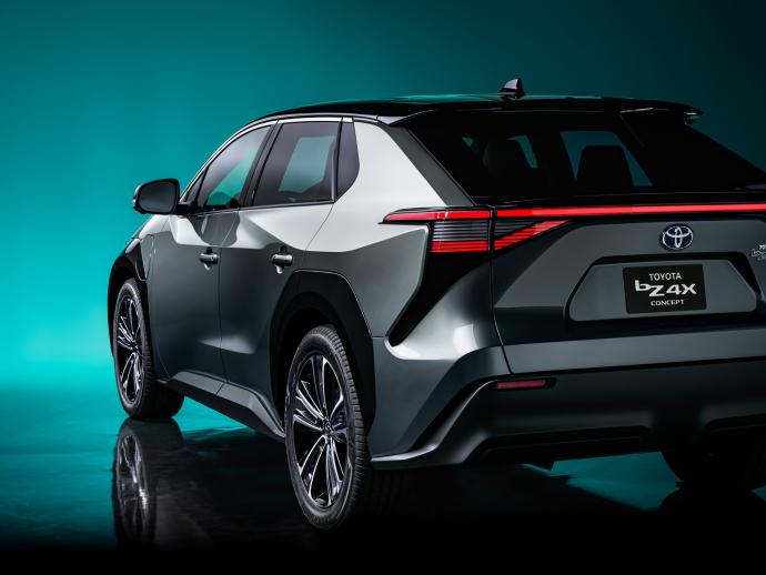 Toyota bZ4X Concept : ce SUV électrique gagnera en autonomie grâce à des panneaux solaires Toyota65