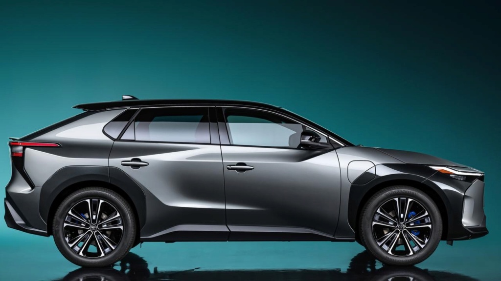 Toyota bZ4X Concept : ce SUV électrique gagnera en autonomie grâce à des panneaux solaires Toyota68