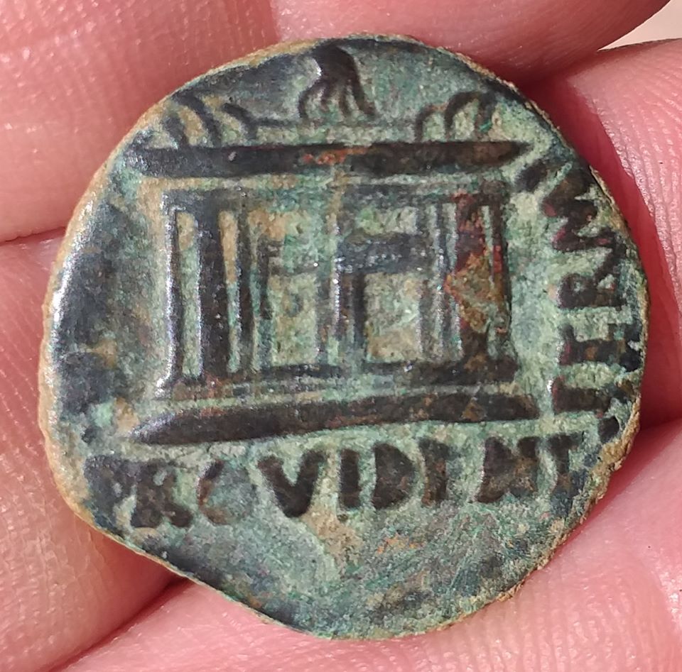 Limpieza en seco de moneda de Emerita Augusta 89769110