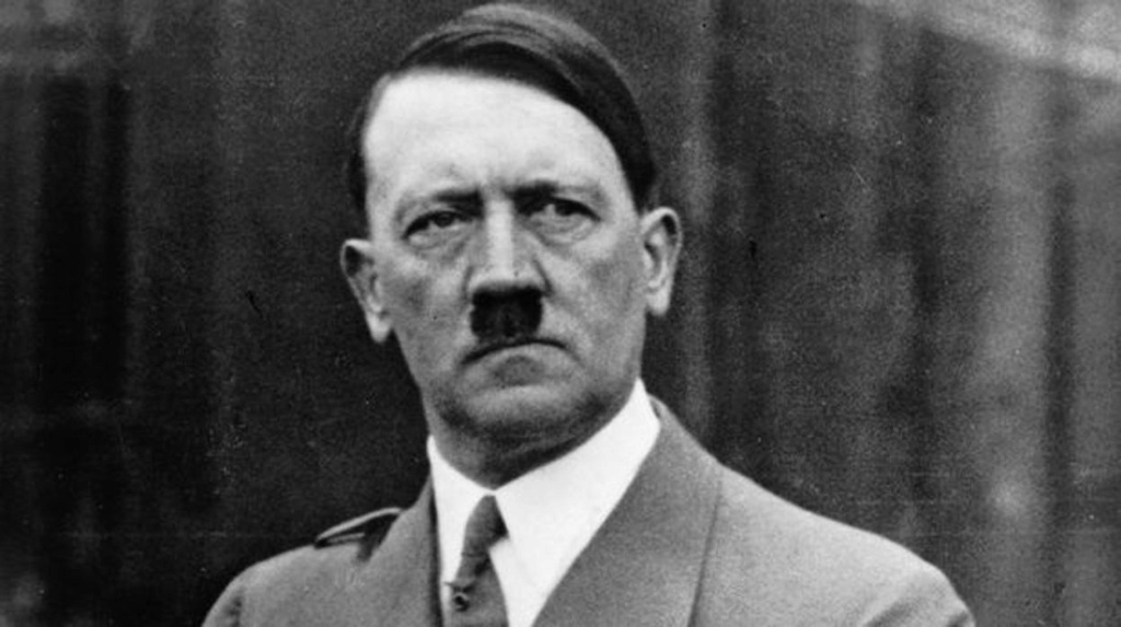 Genio en lo suyo, malvado en la vida real  - Página 2 Hitler10