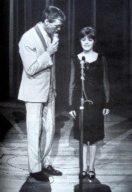 1965 - 15 décembre 1965: Mireille Mathieu à Télé Dimanche. Le "Jeu de la Chance"  45097_10