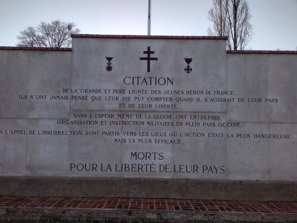 Nécropole nationale à La Ferté Saint Aubin (45) 27450210