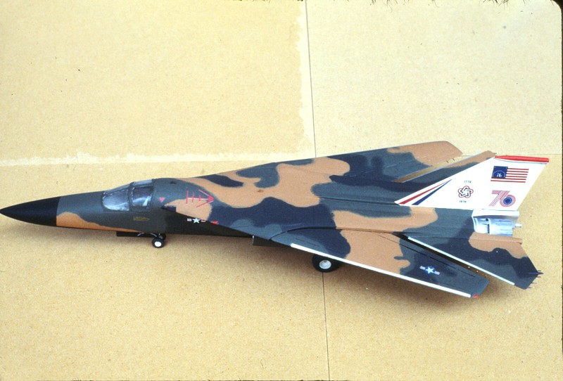 [Airfix] General Dynamics (Grumman) F-111E (1975) Genera12