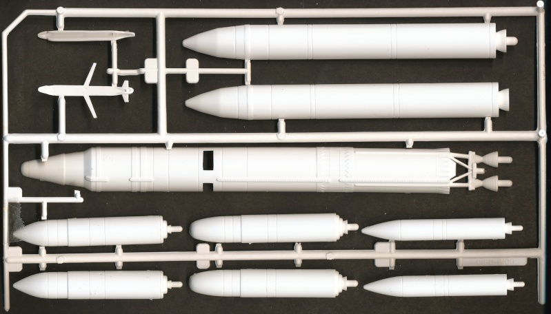 [MONOGRAM] Arsenal de missiles USA/URSS 1/144ème Réf 6019 Missil10