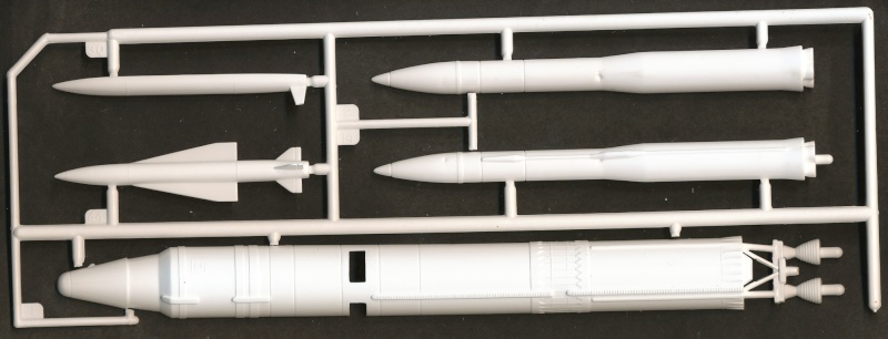 [MONOGRAM] Arsenal de missiles USA/URSS 1/144ème Réf 6019 Missil11