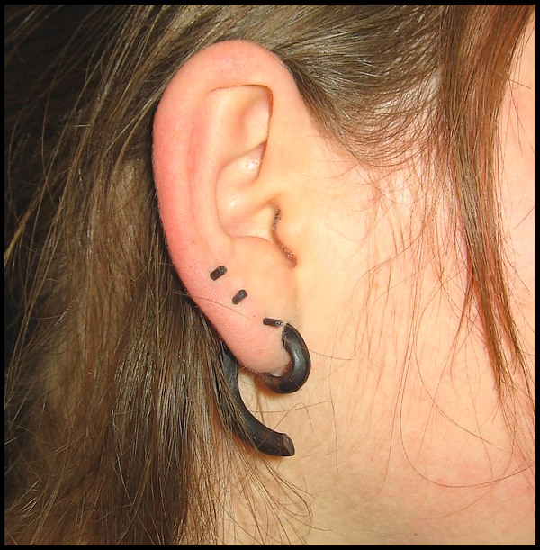 Piercing et Tatouage ! P230