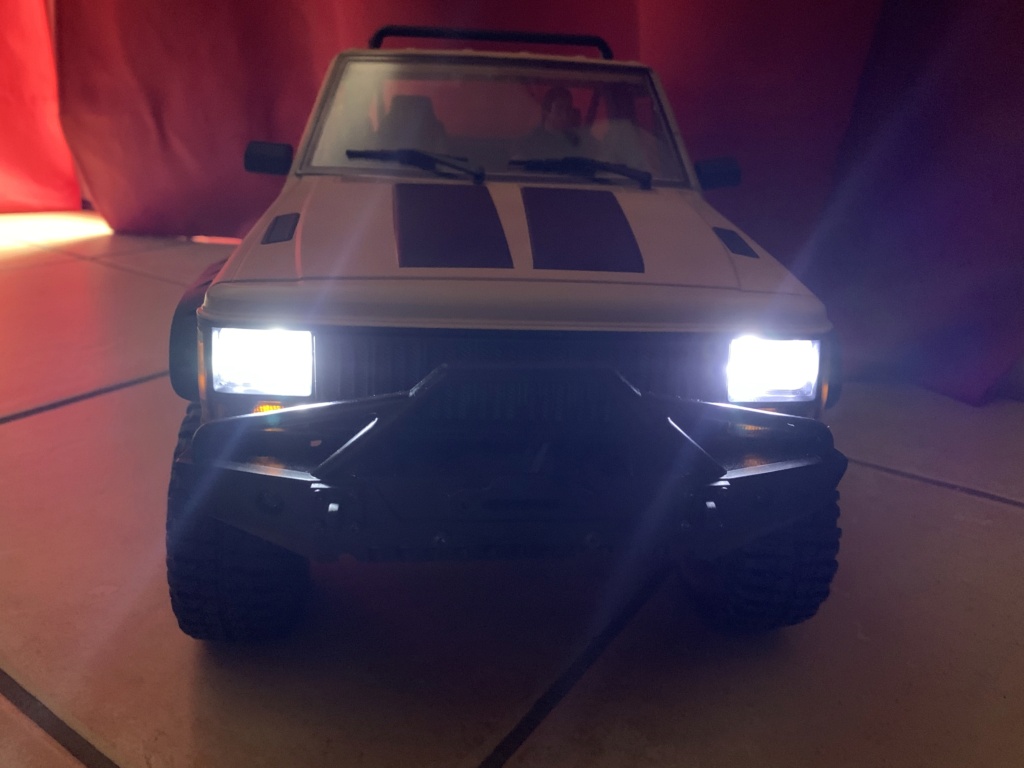 Projet SCX10 II - Carrosserie Comanche et Cherokee XJ - Page 2 6e804010