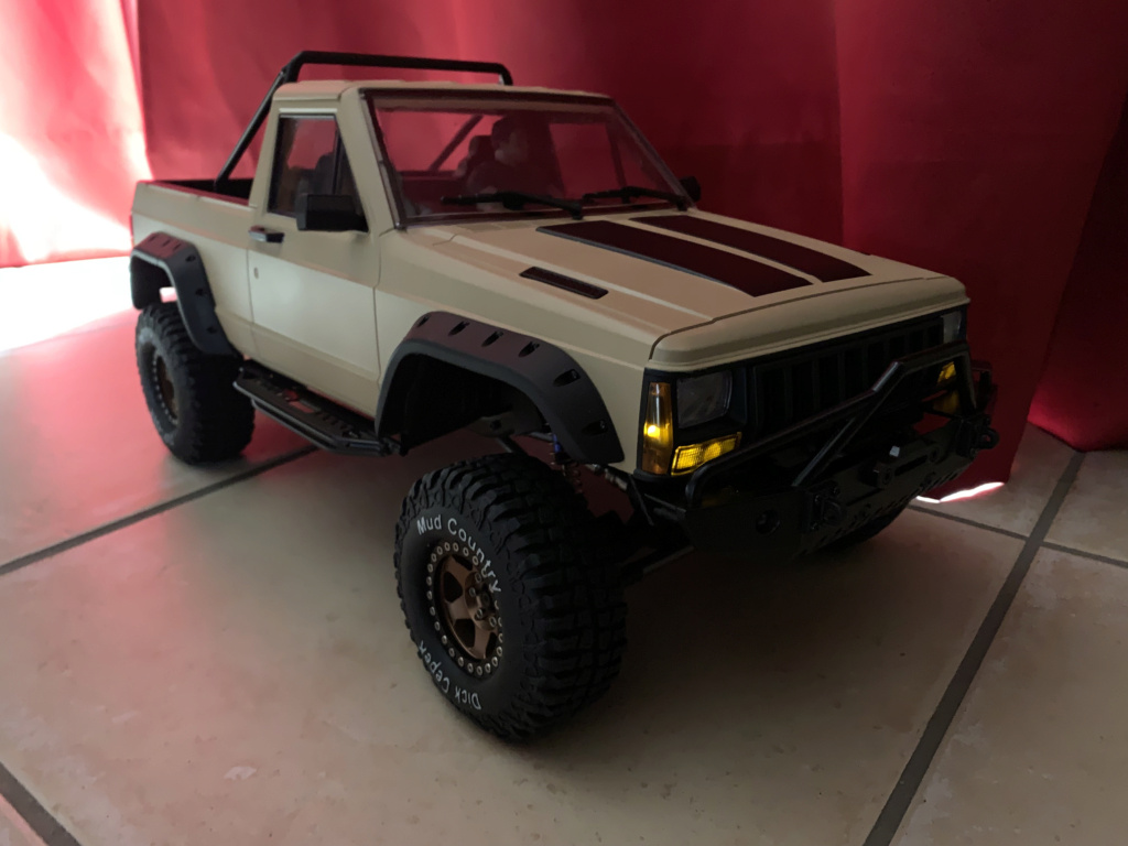 Projet SCX10 II - Carrosserie Comanche et Cherokee XJ - Page 2 F26eba10