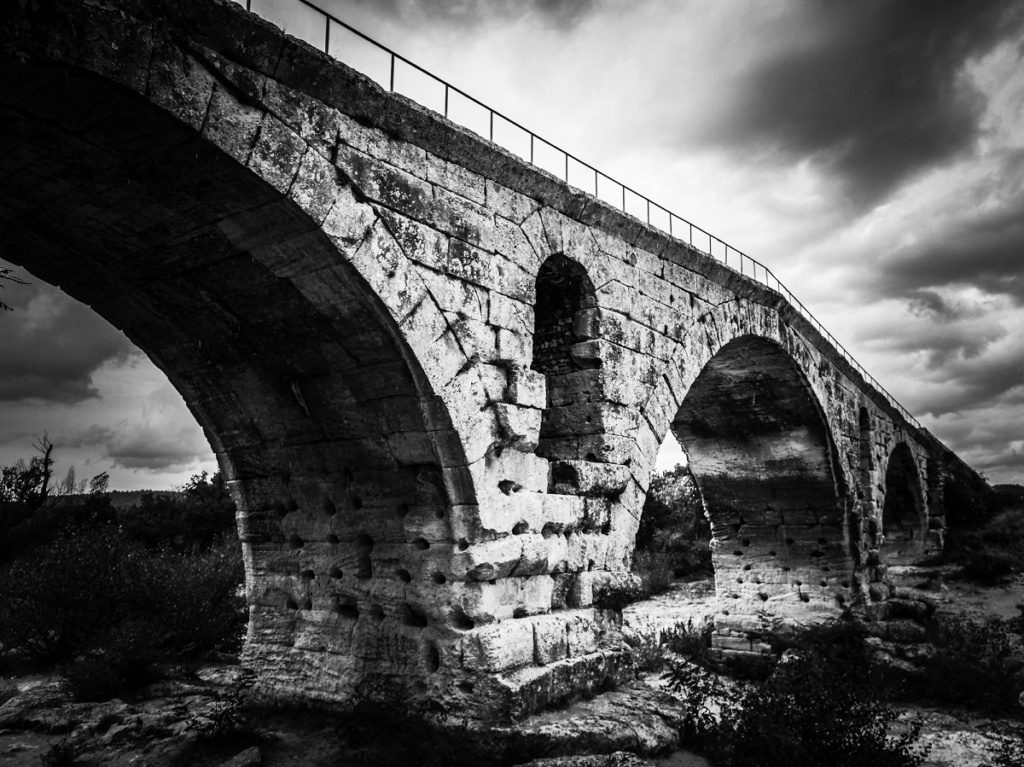 Pont Julien P1023314