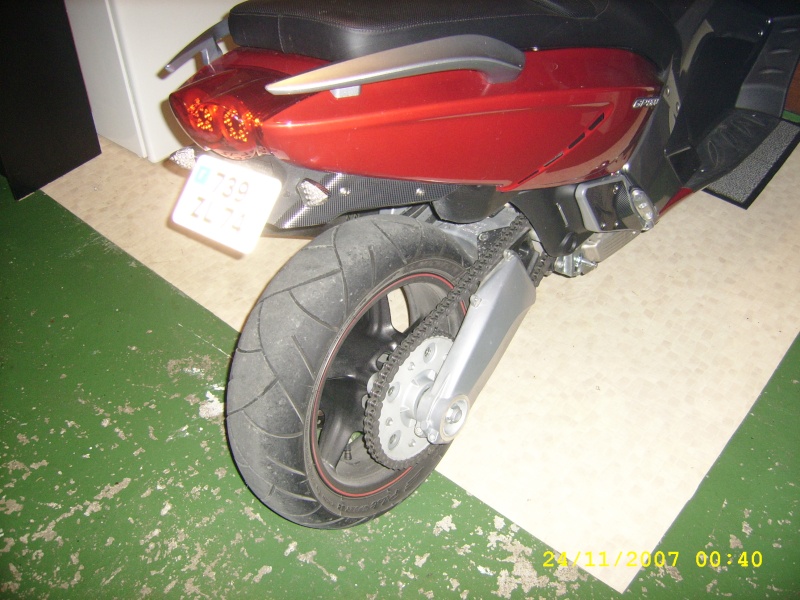 Ma moto GP800 (photo garde boue AV modifié) Ssa50121